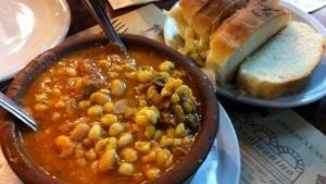 ¿Hacés locro para el 25 de mayo? Aquí te dejamos dos opciones: tradicional y vegetariana