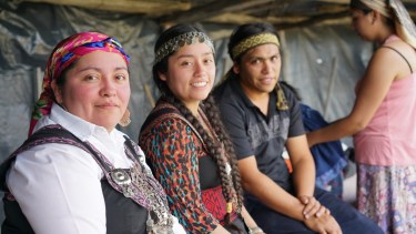 La comunidad Sakamata Liempichun hizo el pedido de restitución al Museo del Hombre en Francia. Fotos @gigantes_cinedocumental