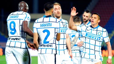 Los de Milan están a un paso de coronarse campeones de Italia. (Foto: AP)