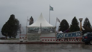Con una huelga de hambre piden ayuda a Nación para los trabajadores temporarios de Bariloche