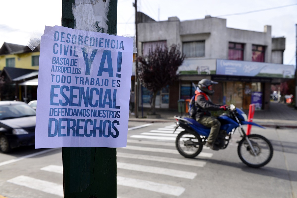 Los comerciantes de Bariloche expresaron su enojo con el cierre estricto por 9 días que rige hasta fin de mes. Foto: Alfredo Leiva
