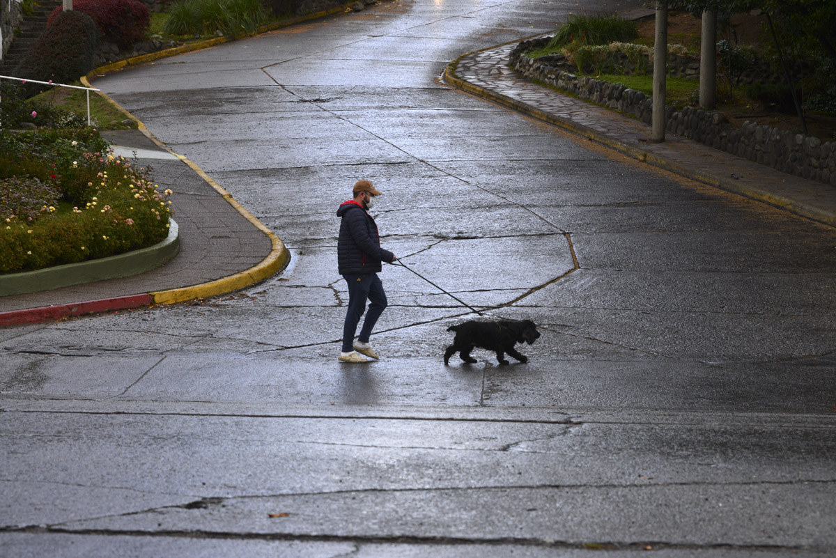 En Bariloche hay restricciones desde el 29 de abril pero a partir del sábado el confinamiento es igual a toda la provincia. Foto: Alfredo Leiva
