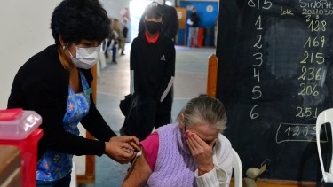 En el último tiempo aumentaron los casos y también las personas que asisten a los vacunatorios en Bariloche. Foto: Archivo
