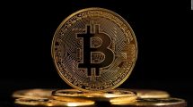 Imagen de ¿Colapsó la burbuja? Bitcoin se desplomó cerca del 50% en solo un mes