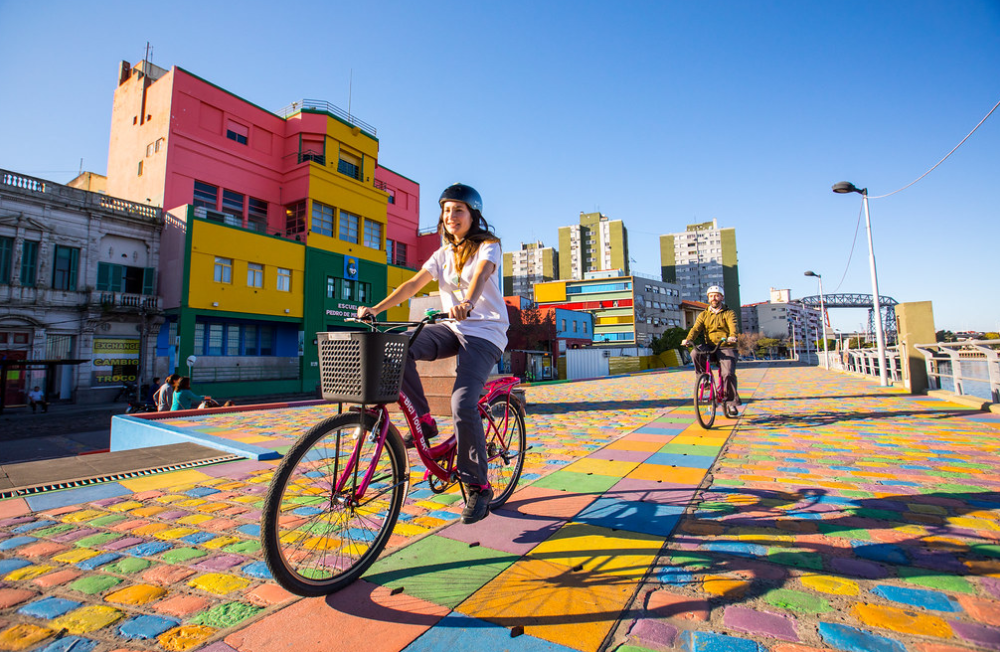 Turismo en barrios y recorridos en bici, dos de las atracciones que presenta Buenos Aires. 