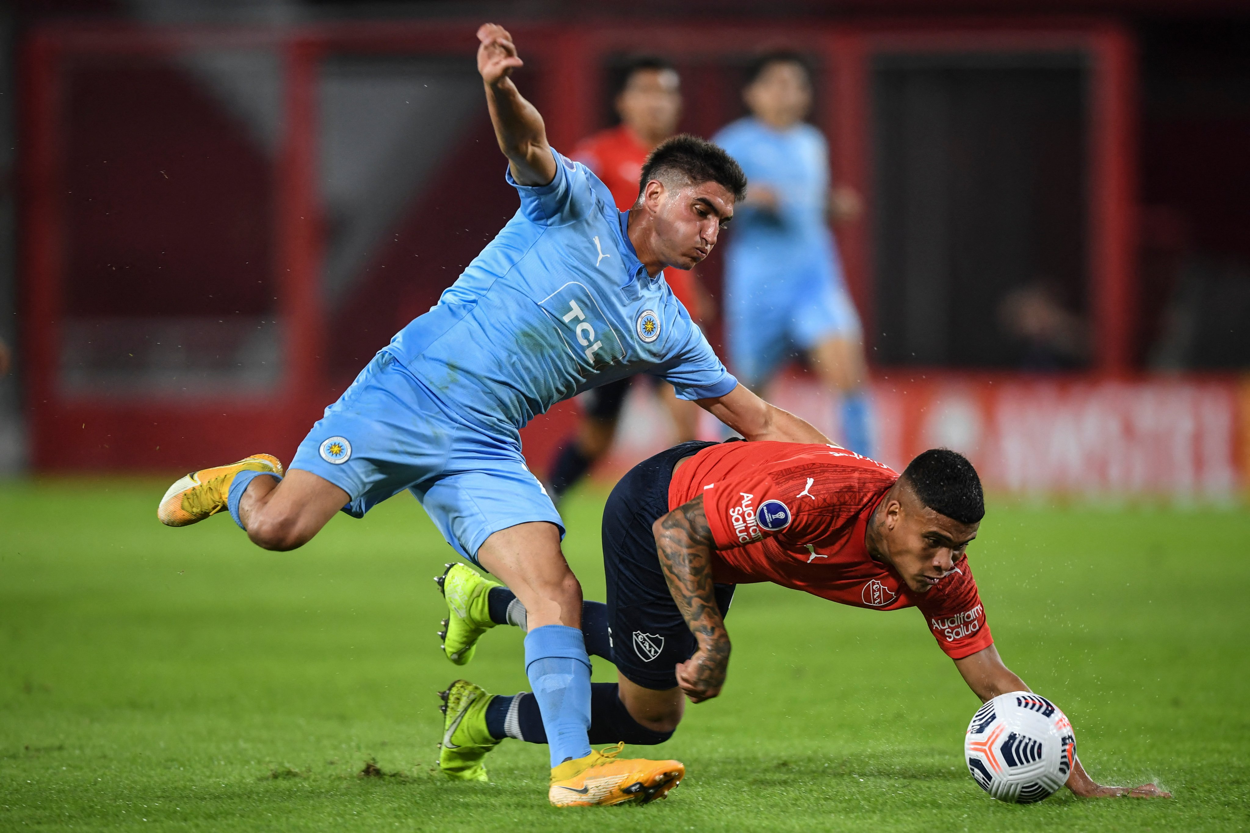 El Tuti Del Prette ya le hizo un gol a Independiente en Avellaneda por la segunda fecha.