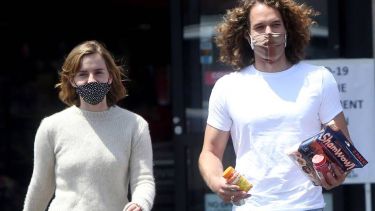 Emma Watson salió a aclarar rumores que afirman que dejaría su carrera porque se había comprometido. (Gentileza).-