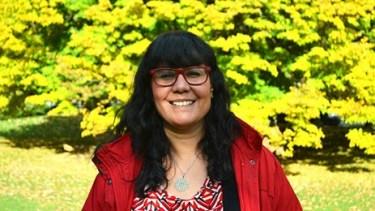 Misión. Lourdes Torres trabaja como investigadora en el Centro Atómico Bariloche y es docente del Instituto Balseiro. Quiere compartir lo que sabe sobre radiactividad en la vida cotidiana y lo hace en un libro, charlas y en YouTube