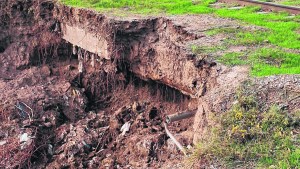 Peligroso deterioro de un canal en Neuquén
