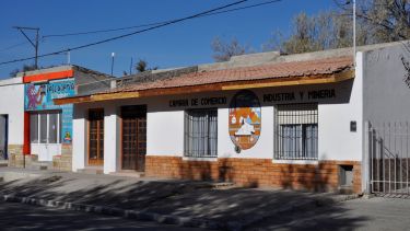 Desde la Cámara de Comercio, Industria  y Minería de Jacobacci pidieron que se declare a todos los rubros como "esenciales". Foto: José Mellado. 