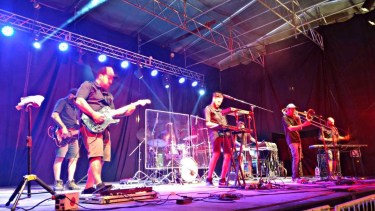 La Estafa Dub vuelve al vivo con público presencial, el domingo, en el Cine Teatro Español.