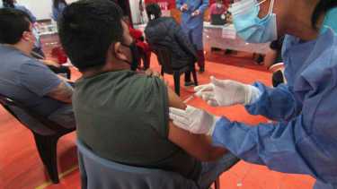 Neuquén no descarta seguir implementando los operativos de vacunación a demanda, sin turno. (archivo Oscar Livera)