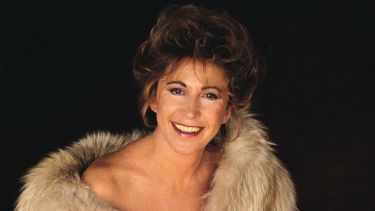 La recordada tapa de Noticias fue tomada en 1990, cuando se hablaba de un supuesto romance entre Alsogaray y Menem.-