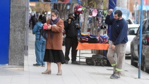 Primer día hábil de restricciones: menos circulación, pero lejos del ideal en Roca
