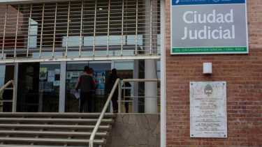 El acusado fue imputado por abuso sexual con acceso carnal en Roca. Foto: Juan Thomes