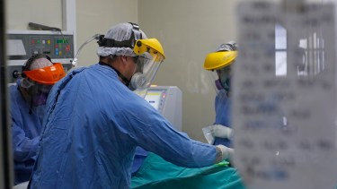 Trabajadores bajo presión permanente en las áreas “calientes” del López Lima. (Foto: Juan Thomes)