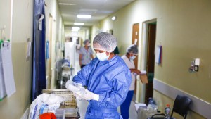 Otra jornada con once muertos y 434 casos de coronavirus en Río Negro