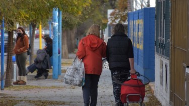 La iniciativa de la FEERN se basa en aperturas dentro del rango de las 7 a las 18 para los comercios. (Foto: Emiliana Cantera)