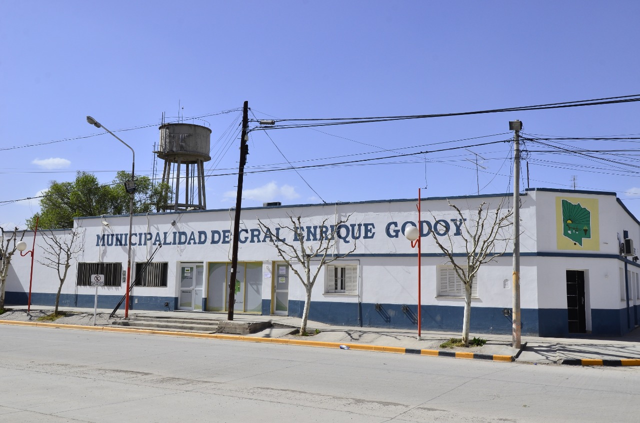 El municipio de Godoy suspendió el funcionamiento de una feria por las nuevas medidas sanitarias. (Foto Néstor Salas)