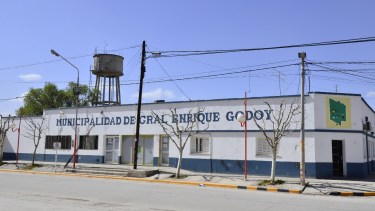 El municipio de Godoy suspendió el funcionamiento de una feria por las nuevas medidas sanitarias. (Foto Néstor Salas)