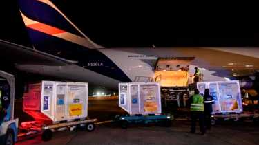 Llegan al país 1.139.000 dosis de AstraZeneca para reforzar la campaña de vacunación