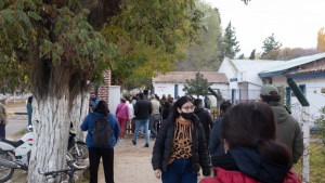 Vacunarán sin turno a quienes esperan la segunda dosis de Sinopharm en Roca