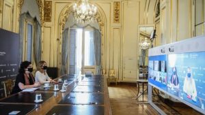 Argentina le propuso al Reino Unido fabricar la vacuna de AstraZeneca en el país