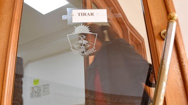 El tributo incluye a jueces y juezas, funcionariado y trabajadores. Foto Florencia Salto.