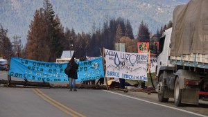 Qué reclaman en el corte de la ruta 40 en Chubut