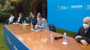 Tercera conferencia de prensa del gobernador Omar Gutiérrez en cuatro días. Foto: Oscar Livera. 