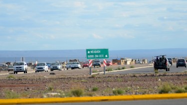 Salida a Ruta 67 desde la autovía norte. Desde la autovía norte hasta Mari Menuco, hay 8.000 hectáreas de la ciudad de Neuquén que el municipio busca incorporar al ejido (archivo Rio Negro)