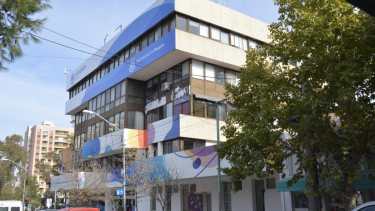 La retención de tareas por demandas laborales terminó en pelea interna en el subsuelo del palacio municipal (foto Yamil Regules)