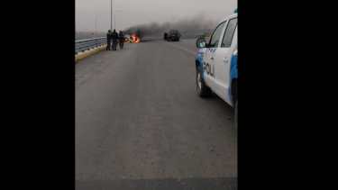 Efectivos de Neuquén ya están trabajando en el Tercer Puente. Foto: Gentileza