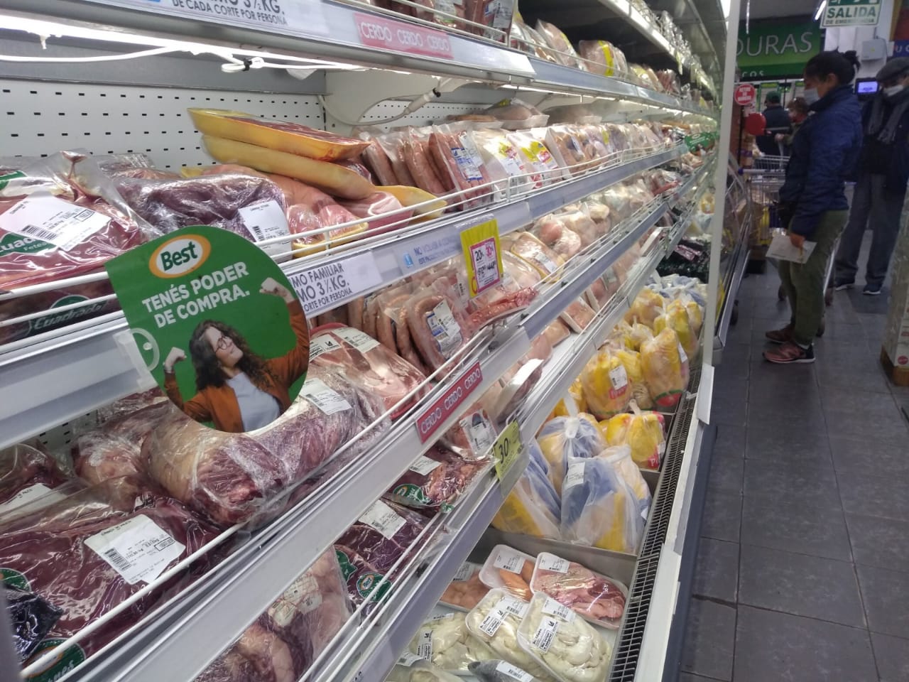 Los supermercados tuvieron una retracción en las ventas en Neuquén. Foto: Archivo Yamil Regules
