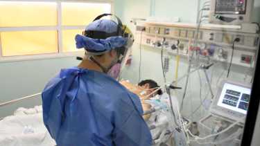 En Neuquén hay pacientes internados en guardias que necesitarían estar en terapia intensiva (Archivo Florencia Salto).-