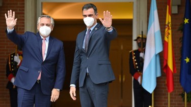 Sánchez llegará esta noche y se reunirá mañana con Fernández. (Archivo).-
