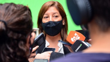 La gobernadora Arabela Carreras tocó varios temas en la charla con "Vos a Diario"