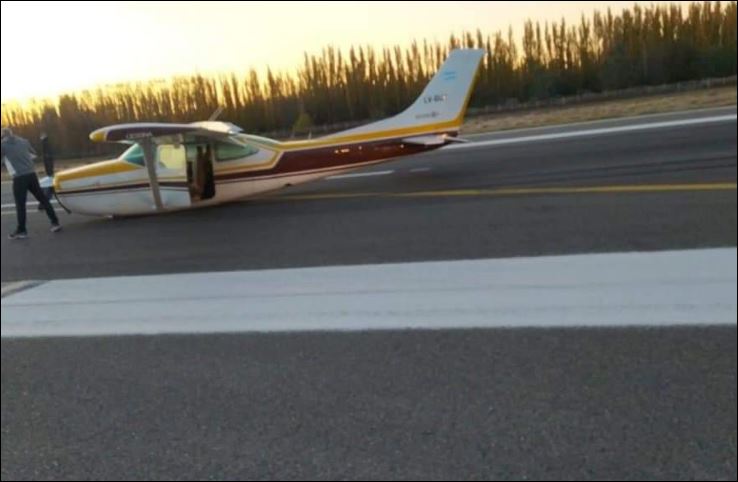 El accidente obligó a suspender las operaciones del aeropuerto de Neuquén. (Gentileza)