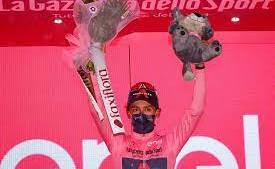 Bernal se metió en la historia del Giro de Italia