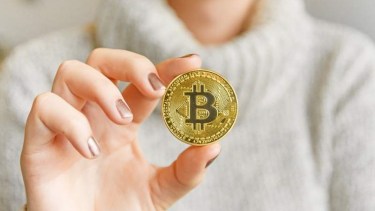 La criptomoneda llegó a valer más de 65 mil dólares.- 