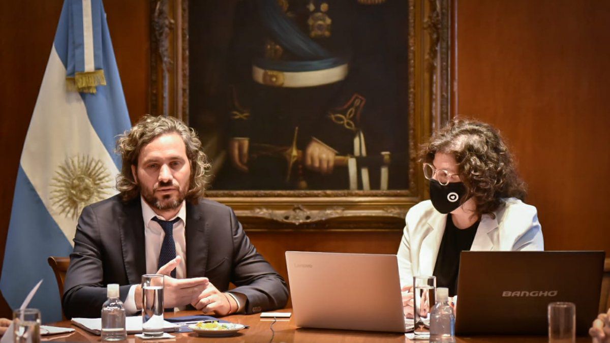 Cafiero y Vizzotti mantienen reuniones en Casa Rosada antes de que se defina el DNU.