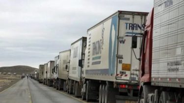 Miles de camiones de Chile transitan las rutas argentinas. Foto: archivo