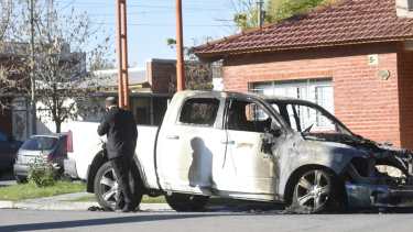 El vehículo estaba estacionado en las inmediaciones de la vivienda. (Florencia Salto)