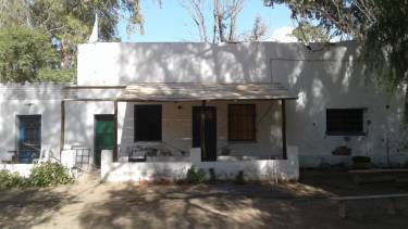 La casona contaba con un corredor de entrada con alero, un living-comedor, una cocina, un dormitorio y un baño. (FOTOS: Museo Paraje Confluencia)