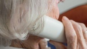 Con el cuento del tío, le llevaron 1,2 millones de pesos a una vecina de Roca