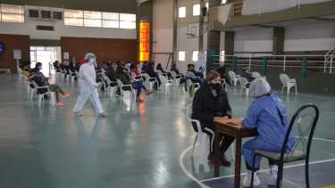 El detectar en el colegio San Martín de Neuquén. Foto: Yamil Regules