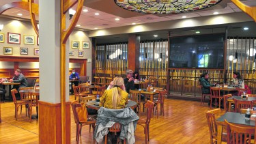 Los comercios gastronómicos funcionaron con menos clientes desde que estalló la pandemia. Foto: Alfredo Leiva