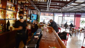 En medio de las restricciones, piden ampliar horario para el sector gastronómico