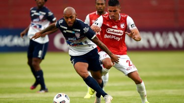 El partido de Junior y Santa Fe terminó igualado sin goles en Ecuador, donde se jugó por la crisis que atraviesa Colombia. 