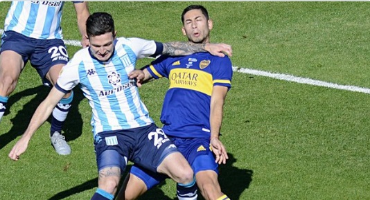Medina intentó cubrir la pelota y golpeó a Moreno en el cuello. 